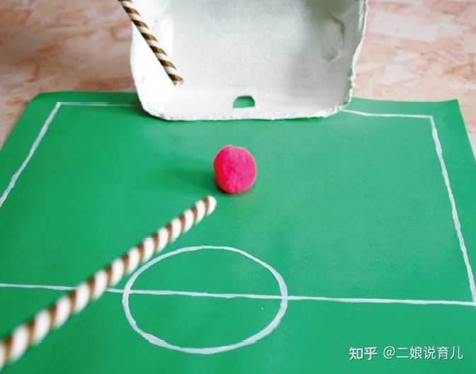 小班足球規(guī)則運(yùn)動(dòng)圖片卡通_小班足球規(guī)則運(yùn)動(dòng)圖片簡(jiǎn)筆畫_足球運(yùn)動(dòng)規(guī)則小班圖片